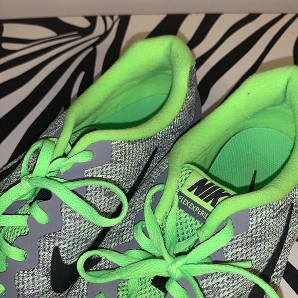 Nike Flex Experience RN4 lime green! - Picture 9 of 10